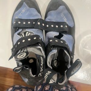 Scarpa veloce climbing shoes